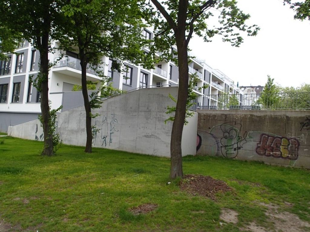 Hochwasserschutzmauer in der Hafenstraße