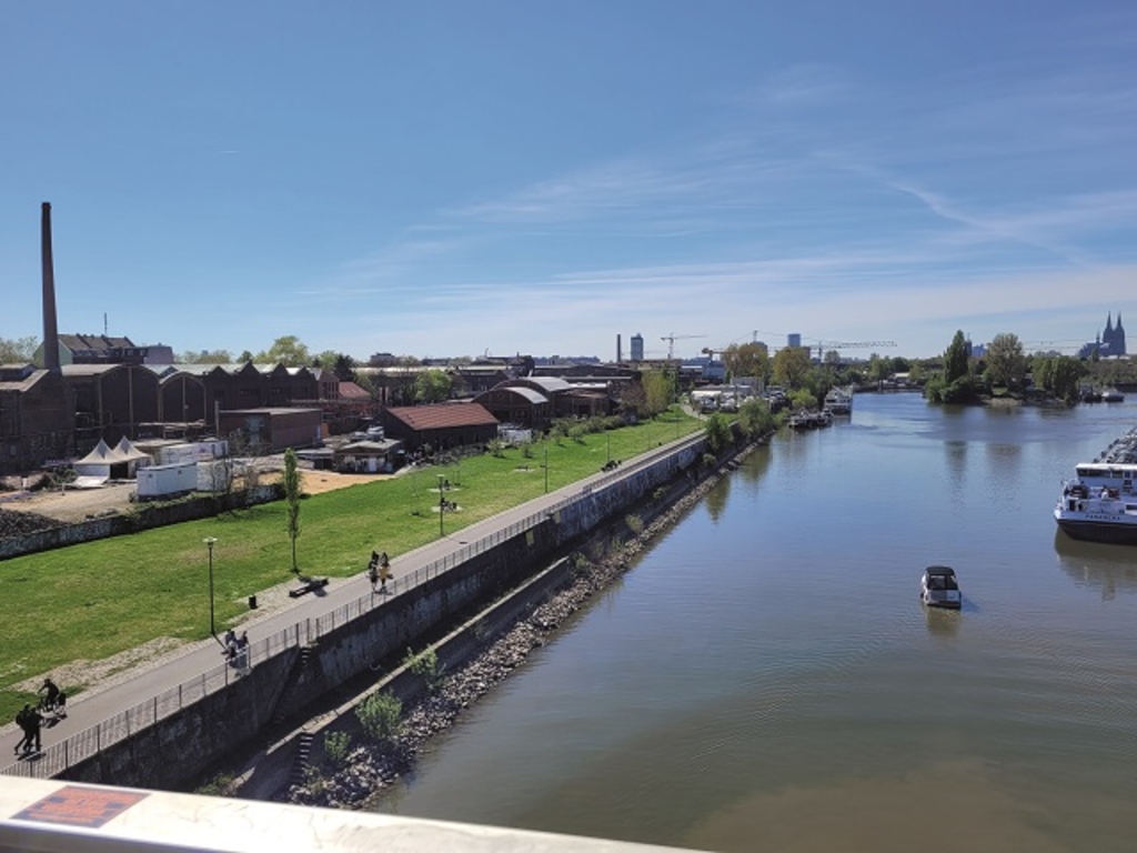 Blick auf den Hafen und das Lindgens-Areal