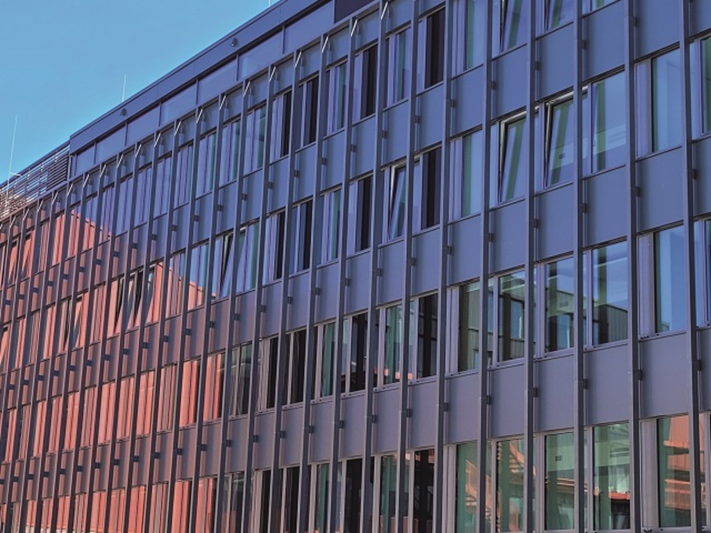 Moderne Fassade im Cologneo Campus