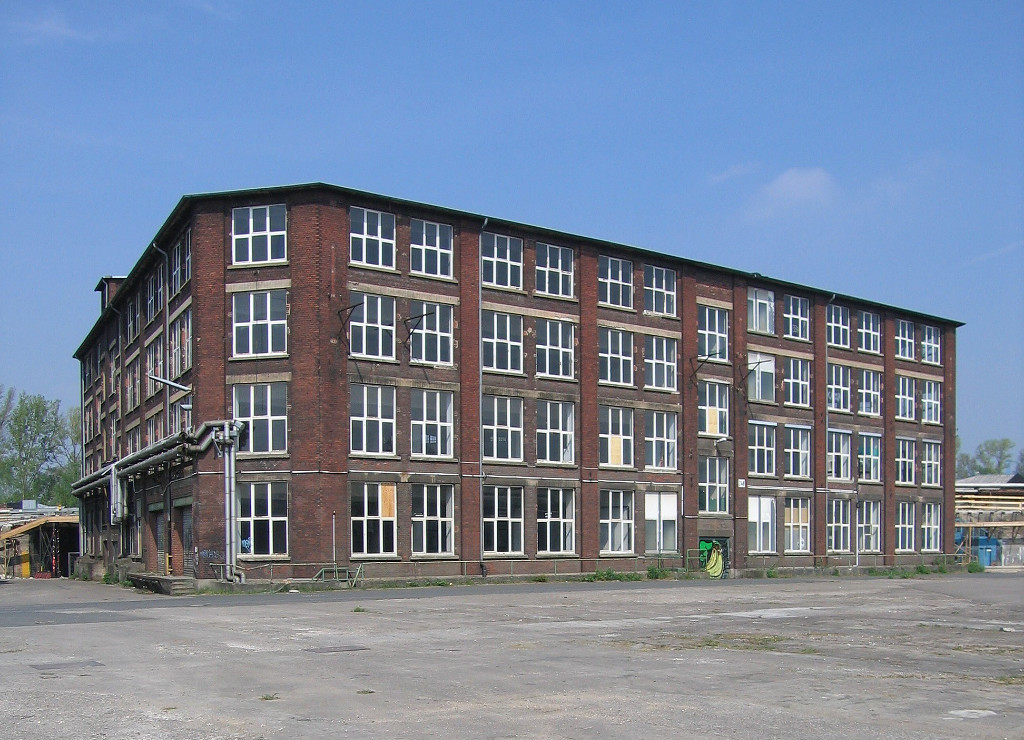 Eckiger Rundbau Außenansicht