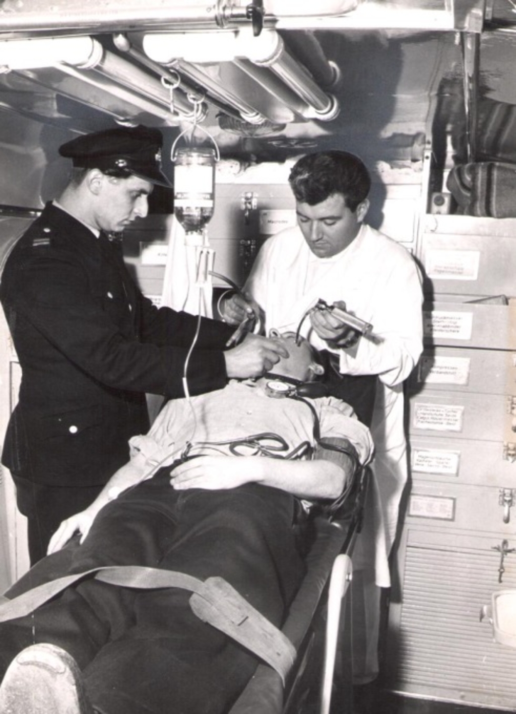 Foto aus dem Innenraum während der Behandlung eines Patienten