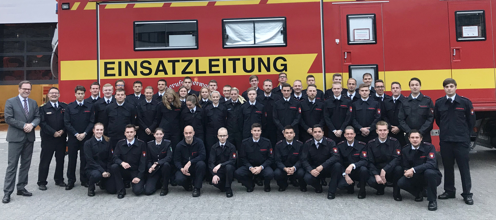 Begrüßung der neuen Einsatzkräfte bei der Feuerwehr