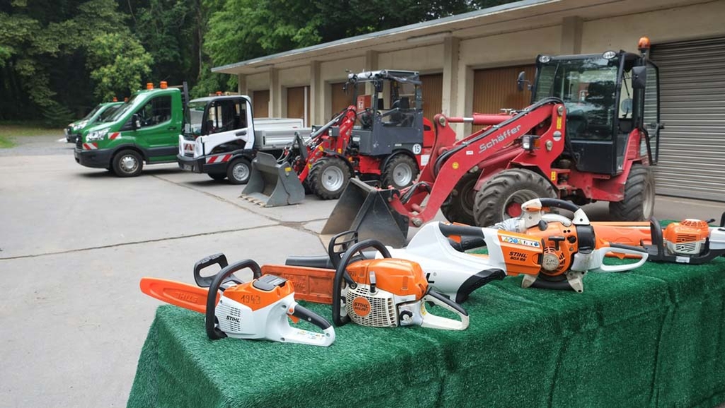 Elektrofahrzeuge und -geräte