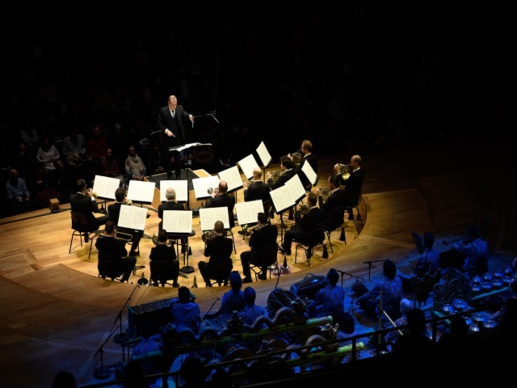 François-Xavier Roth mit dem Orchester „Les siècles“ in der Philharmonie de Paris