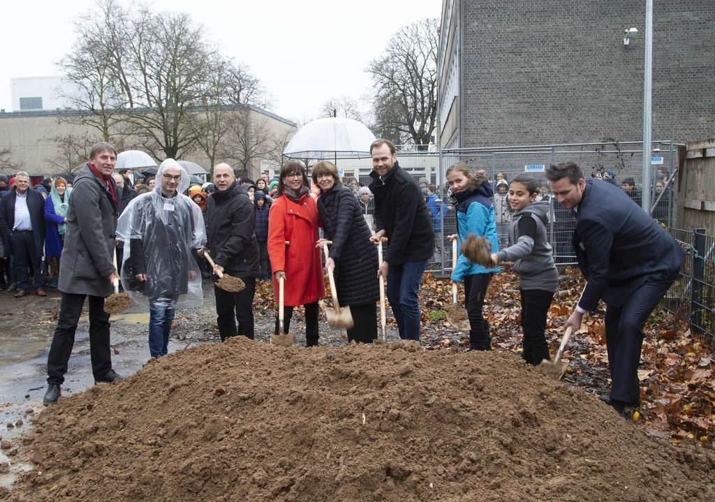 Erster Spatenstich