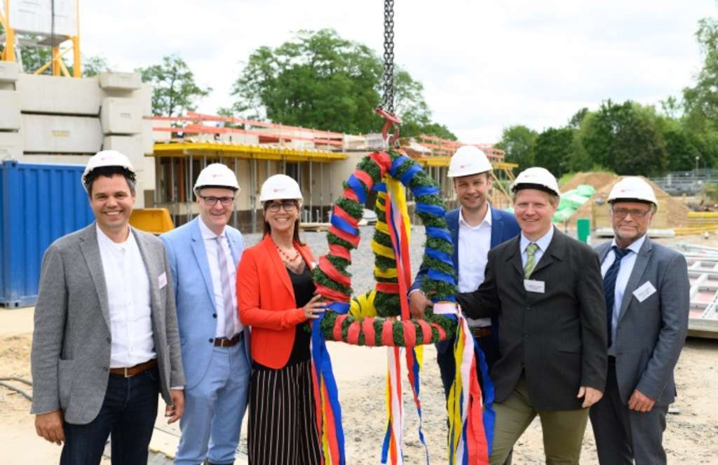 Richtfest IGS Holweide Gruppenfoto