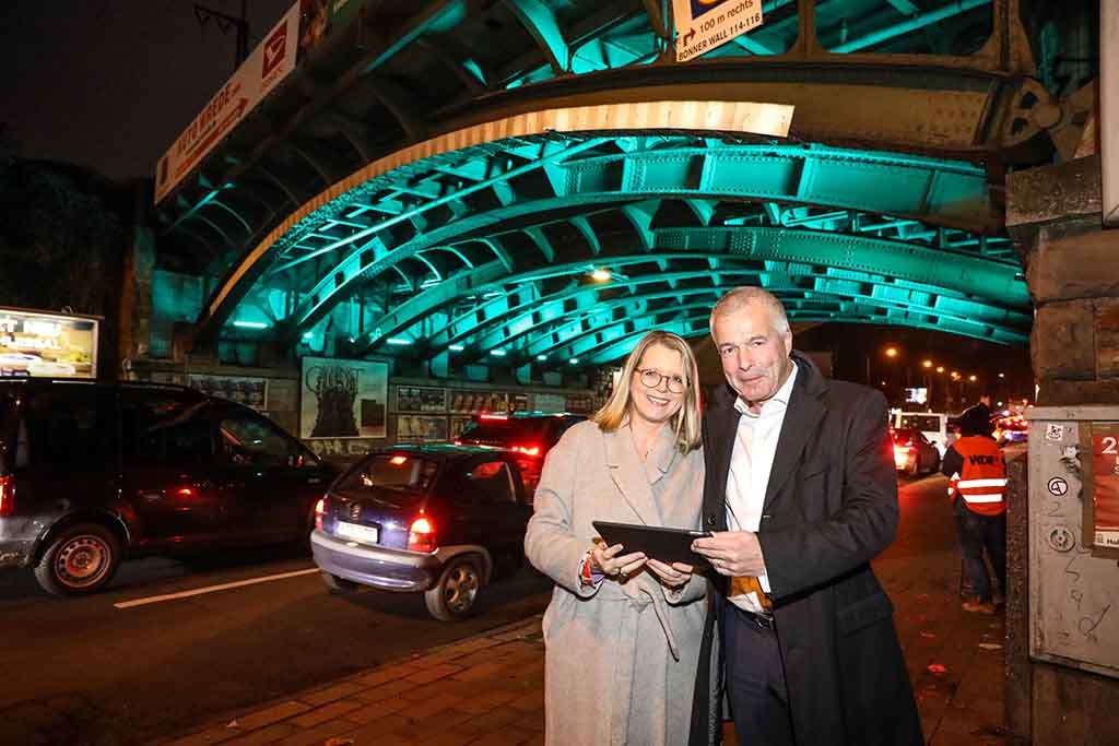 Verkehrsdezernentin Andrea Blome und den Netzvorstand der RheinEnergie AG, Dr. Andreas Cerbe