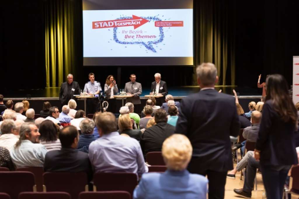 Stadtgespräch in Köln Porz