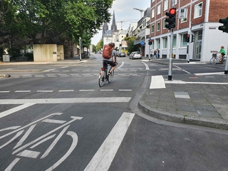 64 66 Foto Grüner Pfeil Zeughausstraße Auf Dem Berlich