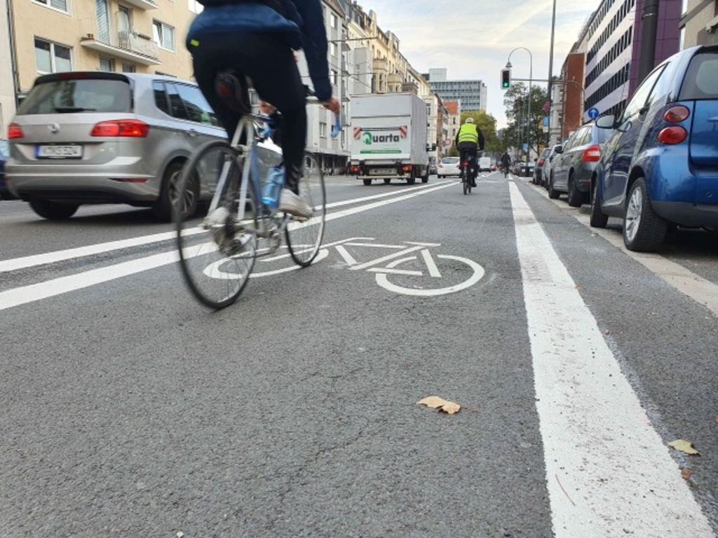 66 Foto Richard-wagner-straße Radfahrstreifen