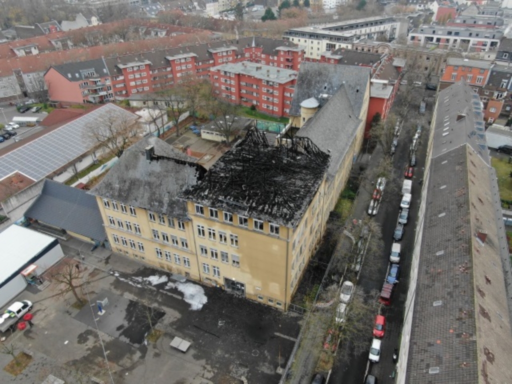 Borsigstraße_Dachstuhl nach Brand_2