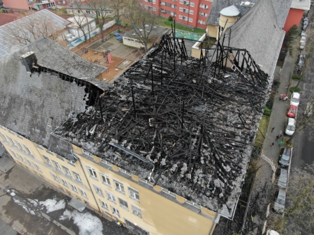 Borsigstraße_Dachstuhl nach Brand_3