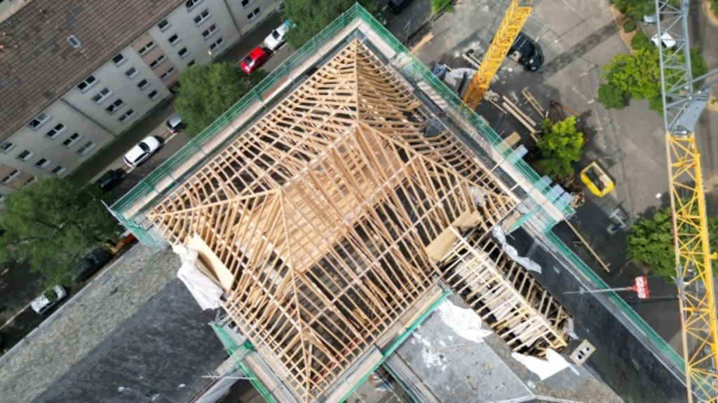 Borsigstraße_Dachstuhl_Wiederaufbau_3