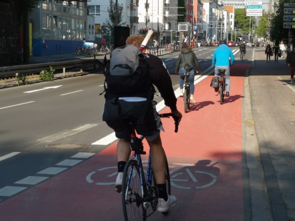 Richard-Wagner-Straße Radfahrstreifen