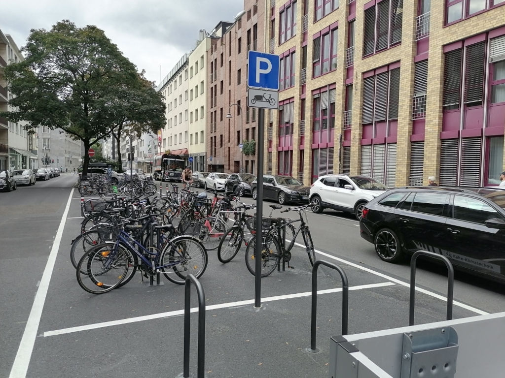 Iii Foto Fahrradabstellplätze Von-werth-straße