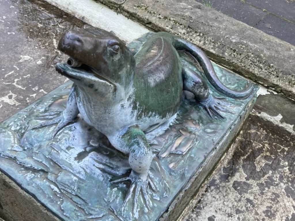 Märchenbrunnen Echse