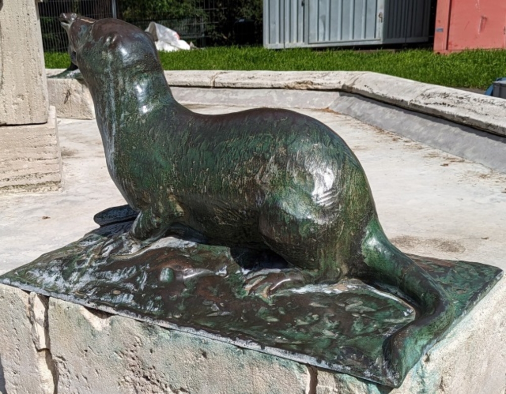 Märchenbrunnen Fischotter