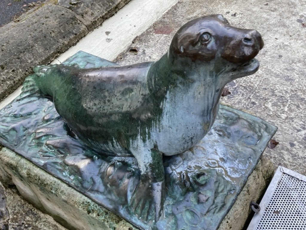 Märchenbrunnen Robbe