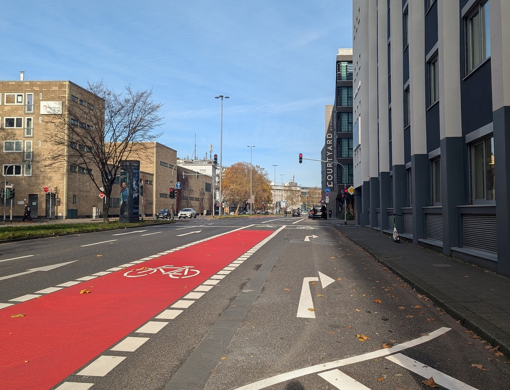 Radfahrstreifen Turiner Straße 1