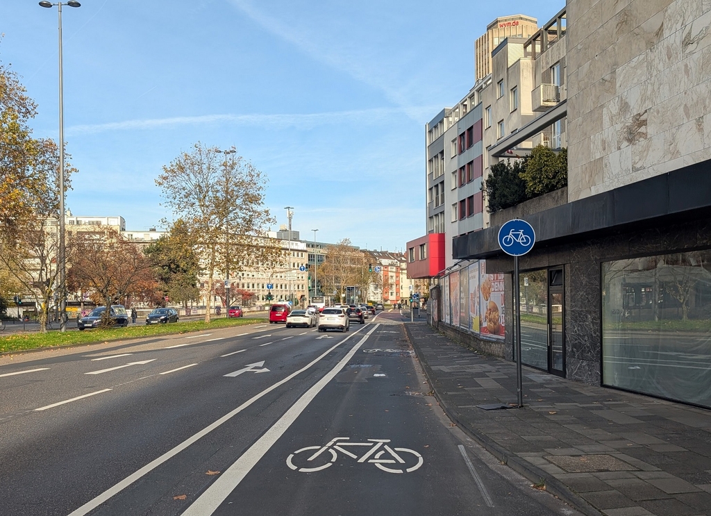 Radfahrstreifen Turiner Straße 2
