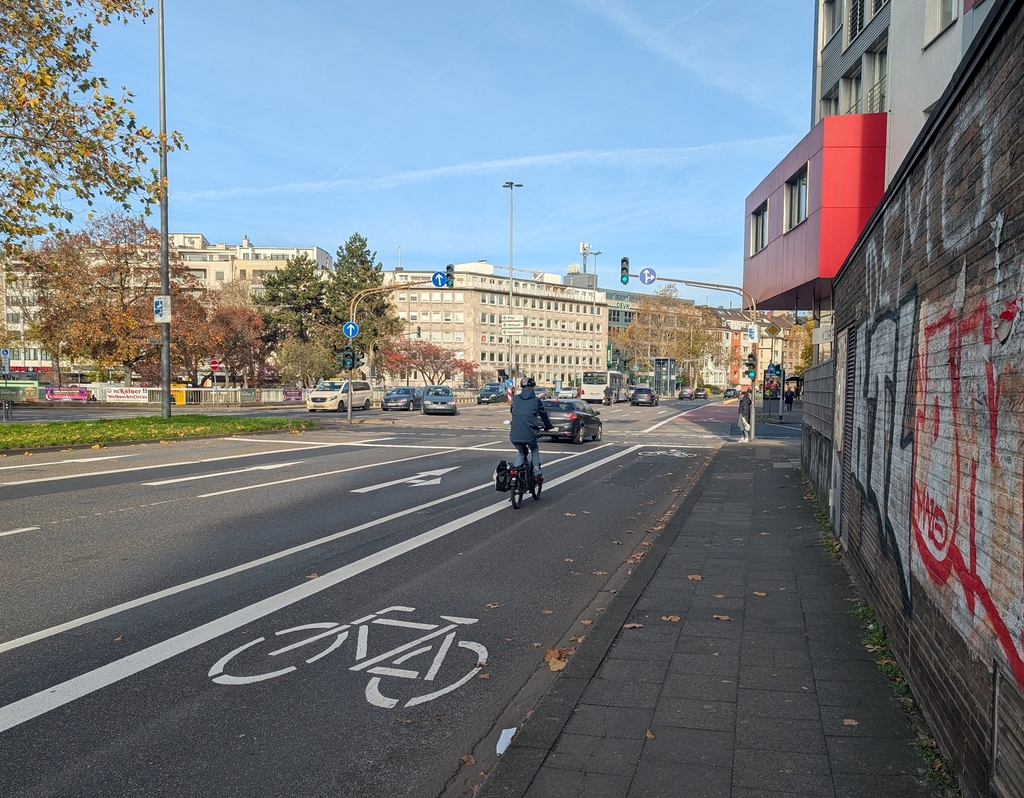 Radfahrstreifen Turiner Straße 3