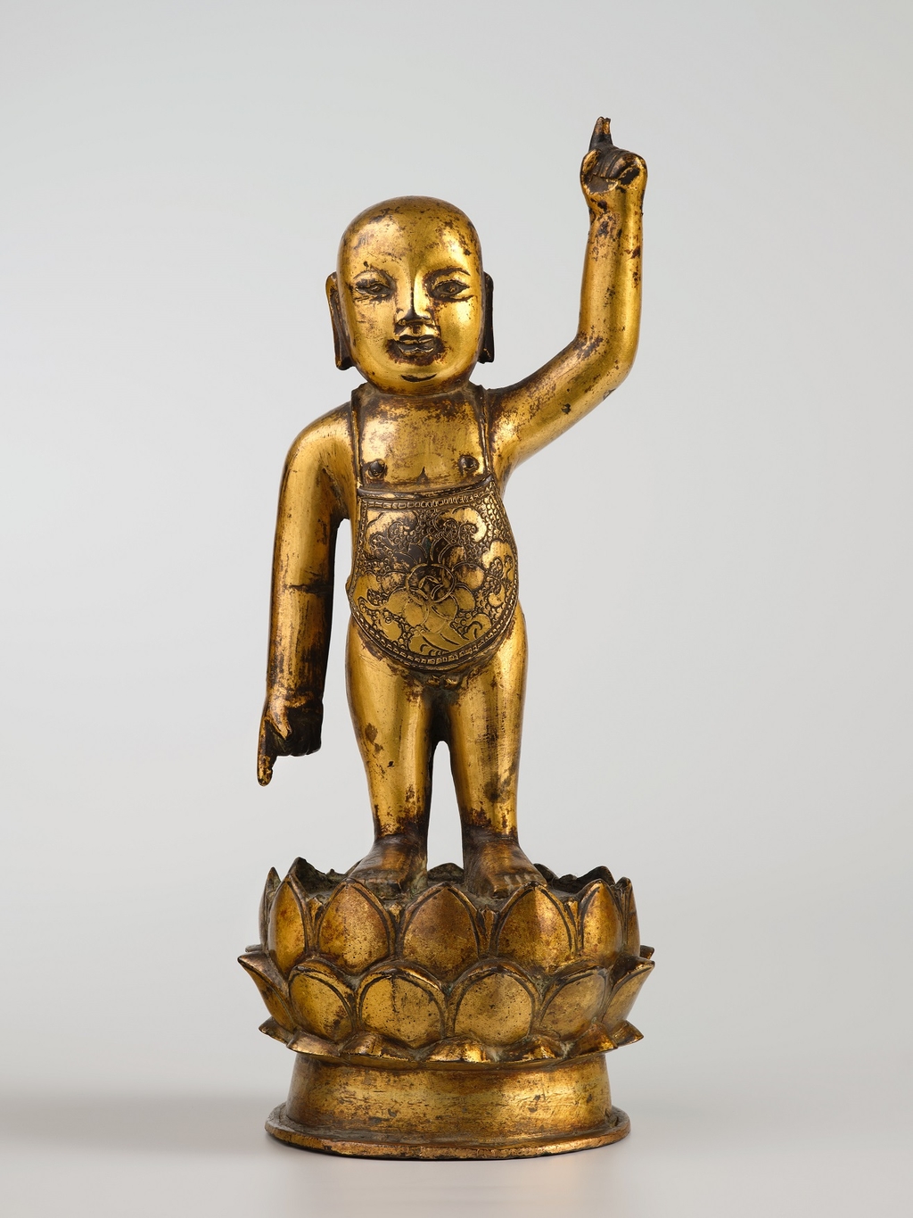 Der neugeborene Buddha, Bronze vergoldet, China, Qing-Dynastie (1644–1911), 18. Jahrhundert