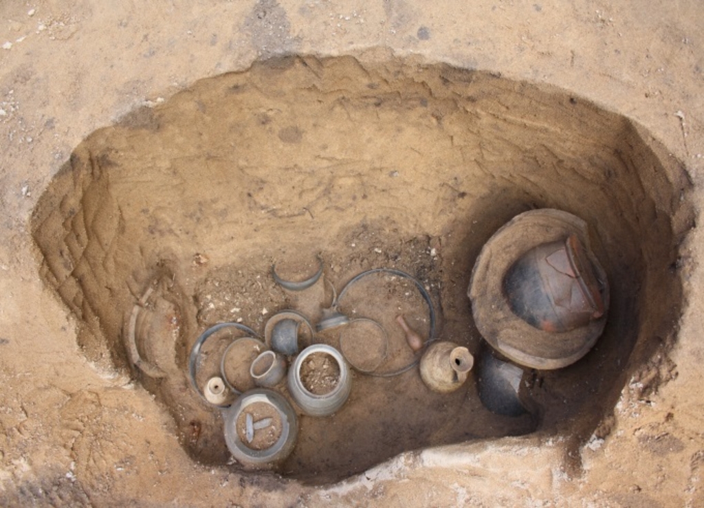 Brandgrab mit einer Vielzahl an Beigaben aud dem Bereich des Gerling Quartiers