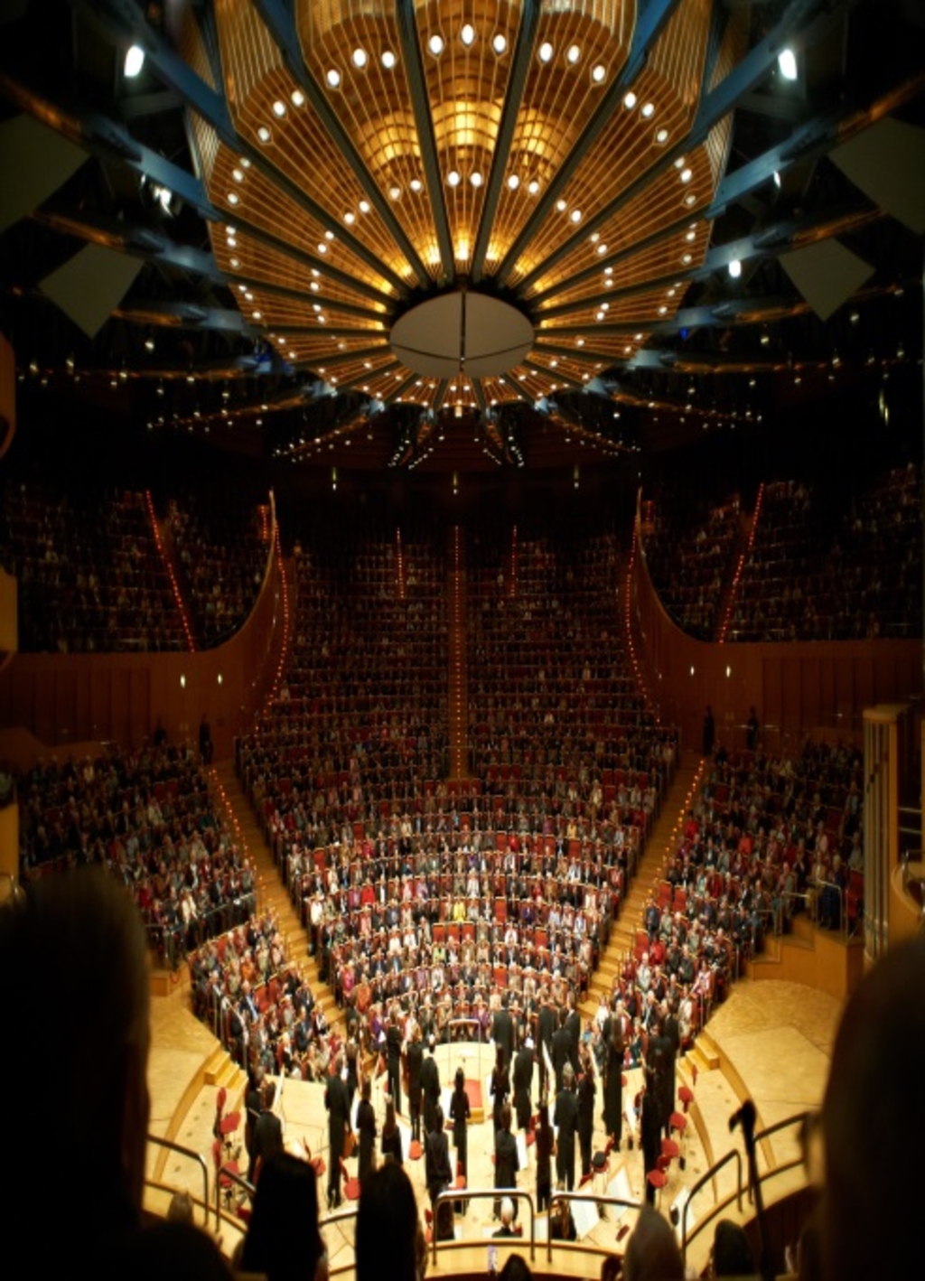 Saal der Kölner Philharmonie mit Publikum