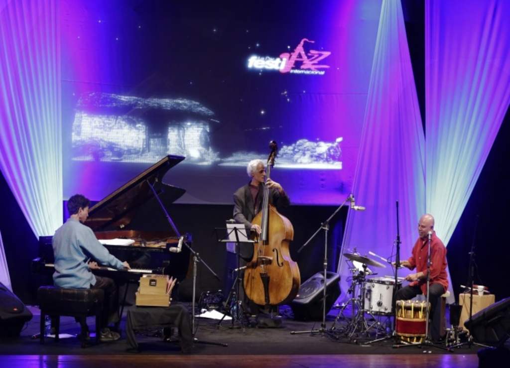 Konzert des deutsch-indischen Trios Eastern Flowers im RJM 