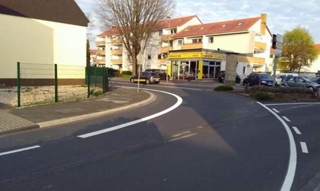 66 Foto Radweg Hauptstraße Nachher