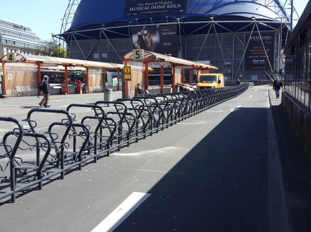 Fahrradstellplätze am Breslauer Platz