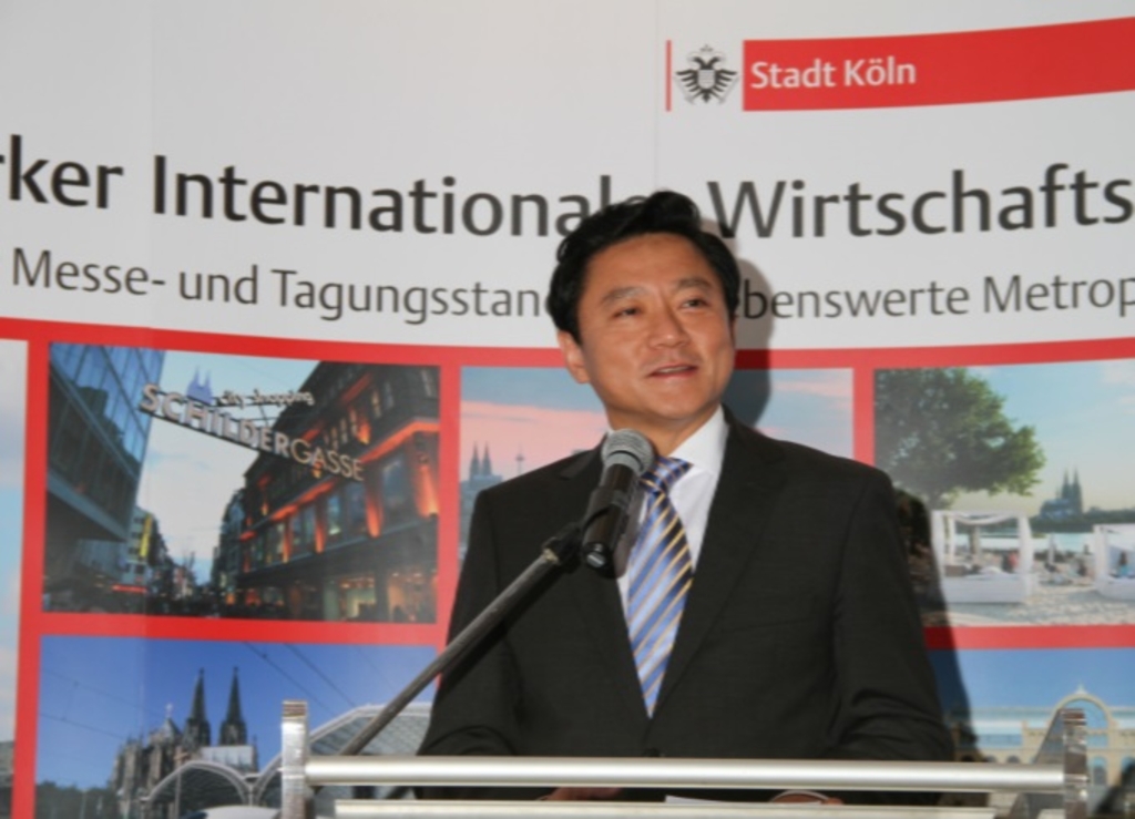 Herr Generalkonsul Feng Haiyang berichtet von seiner persönlichen Verbindung zu Köln