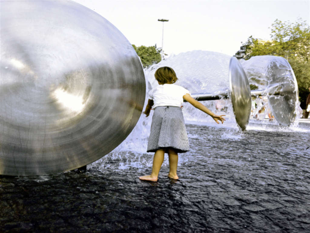 Wasserkinetische Plastik - Copyright Archiv Wolfgang Göddertz 1977 Detail 1