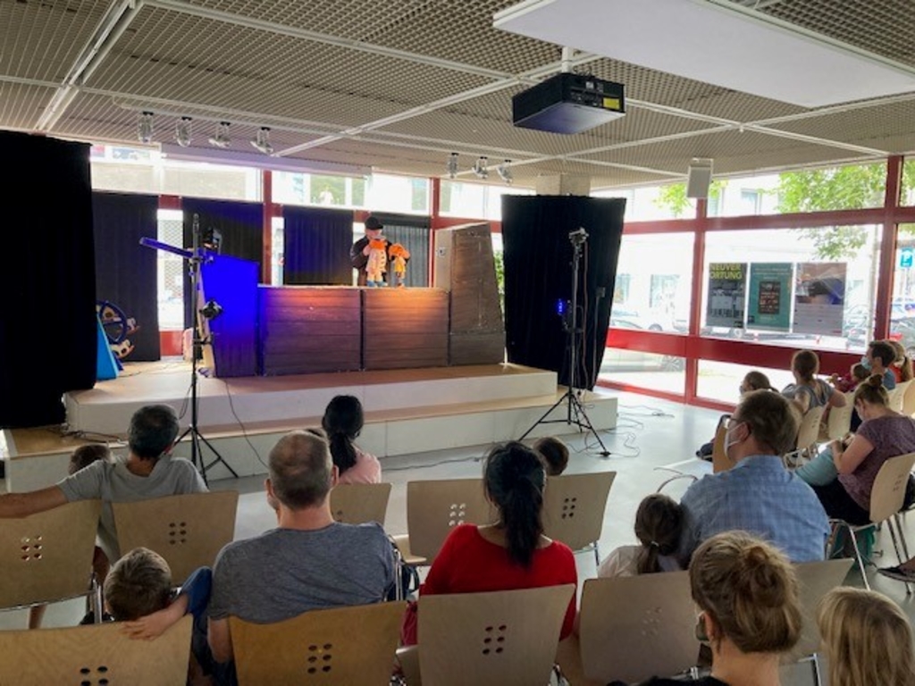 43 Foto Sonntags Puppentheater