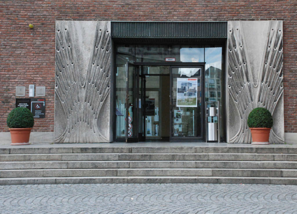 Eingang zum Rathaus, Spanischer Bau