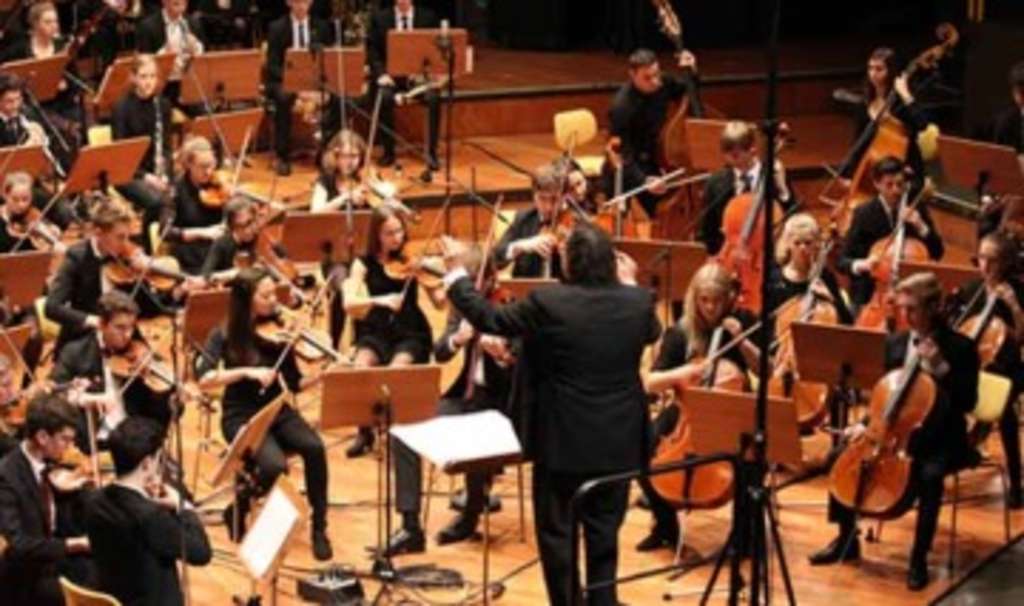 Das Jugendsinfonieorchester beim Konzert in der Musikhochschule für Kunst 2014, Link auf Jugendsinfonieorchester