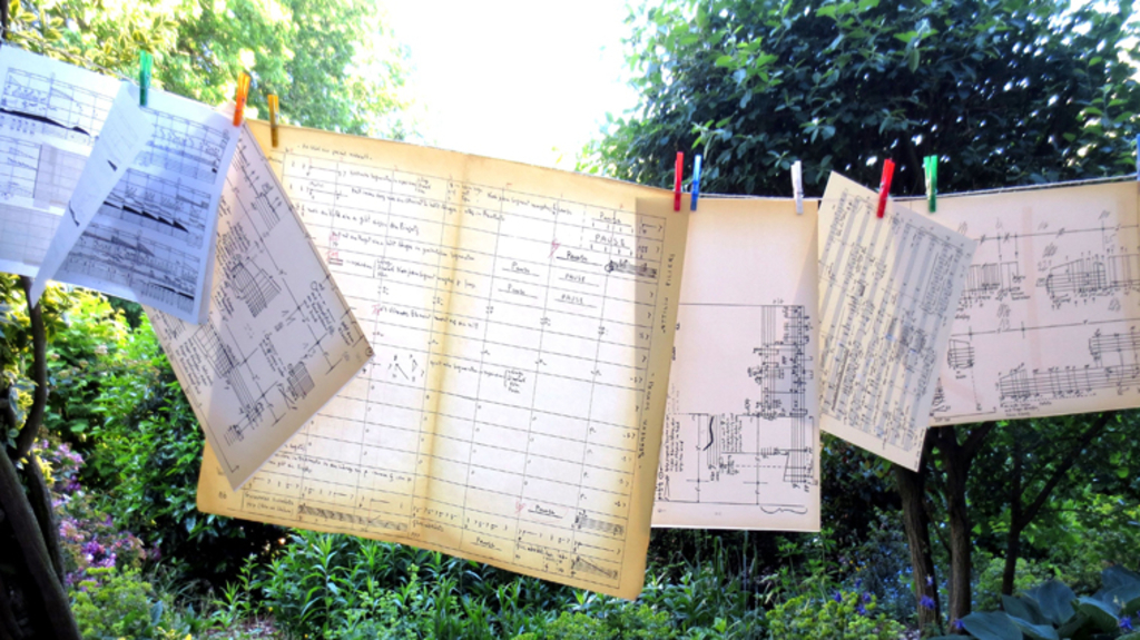 Partituren auf der Wäscheleine, Link auf Komposition Musiktheorie Improvisation - Stadt Köln