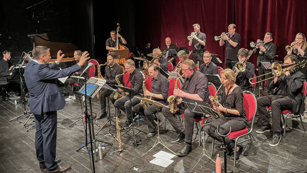 RMS_JazzOrchester bei einem Auftritt