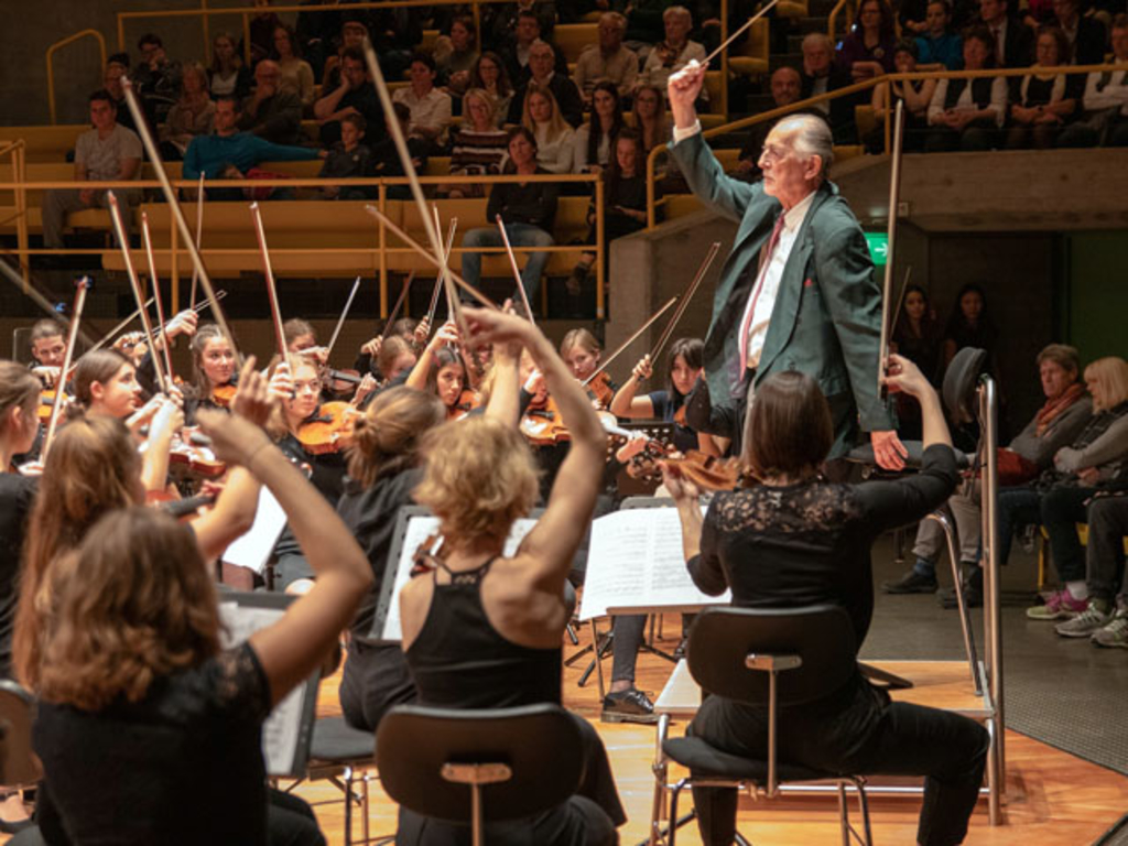Jugendsinfonieorchester bei einem Auftritt in der Kölner Philha