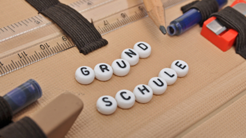 Puzzle-Buchstaben Grundschule