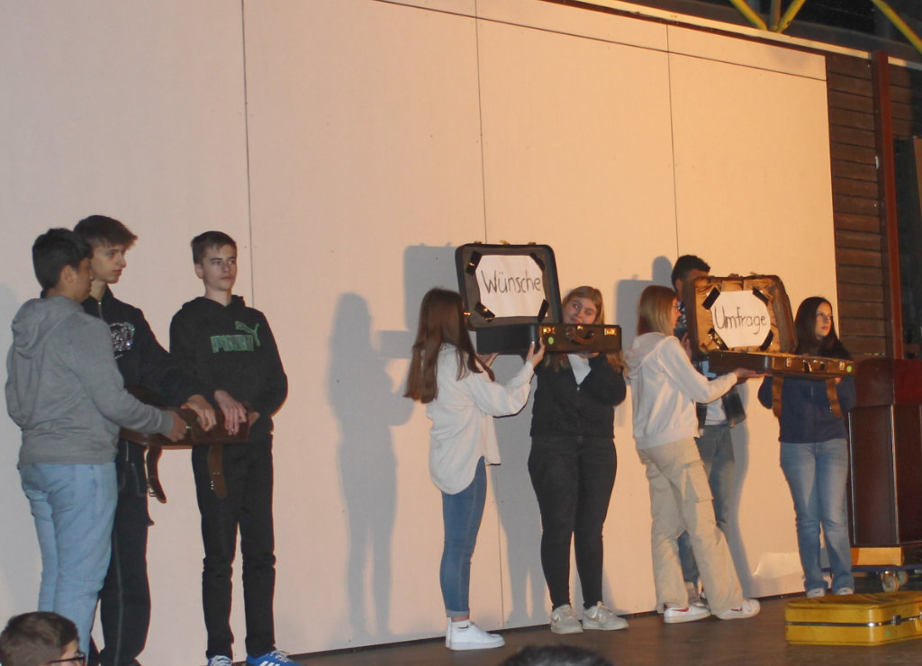 Schüler*innen der Käthe-Kollwitz-Schule bei ihrer Performance