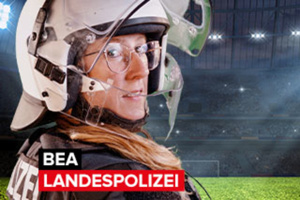 Landespolizistin in Stadion , Link auf Beatrix, Polizei Köln