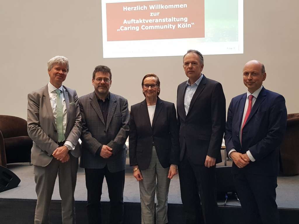 Caring Community Auftakt Gruppe Beigeordneter Dr. Harald Rau, Professor Dr. Raymond Voltz, Dr. Birgit Weihrauch, Jürgen Engels und Dr. Johannes Nießen.