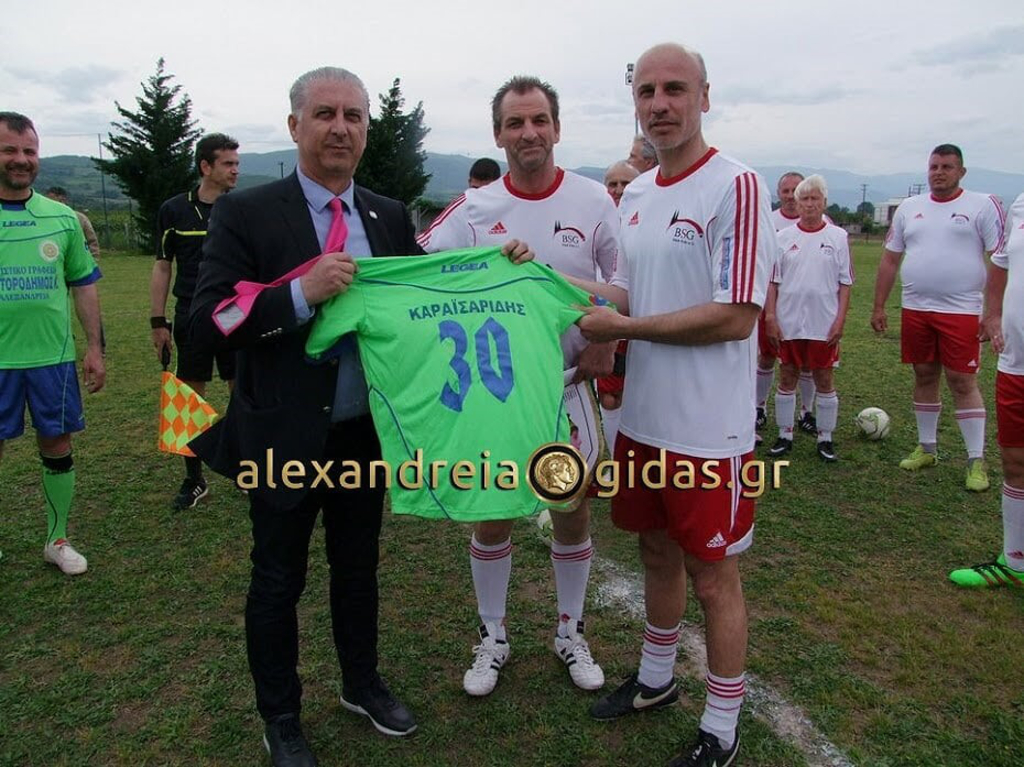 Begrüßung beim Freundschaftsspiel der BSG-Mannschaft in Griechenland