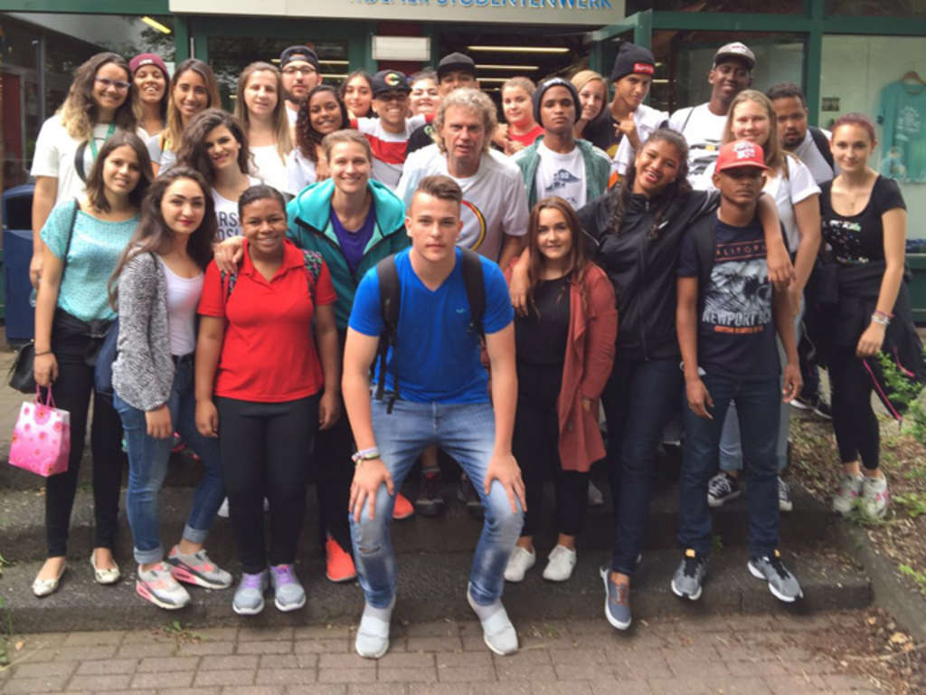 Jugendprojekt - "Mehr als ein Ball"