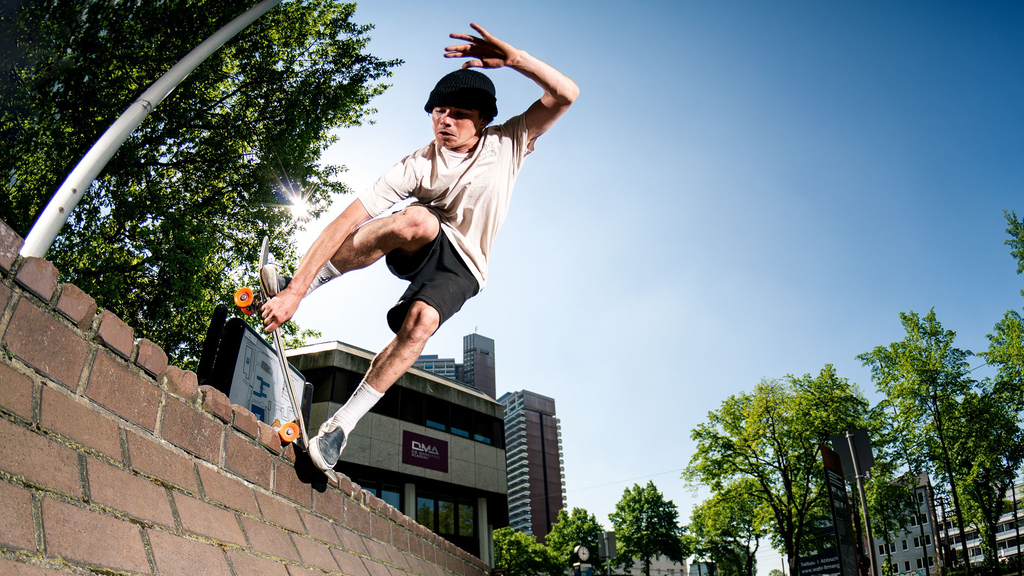 Ein Skater in der Rampe