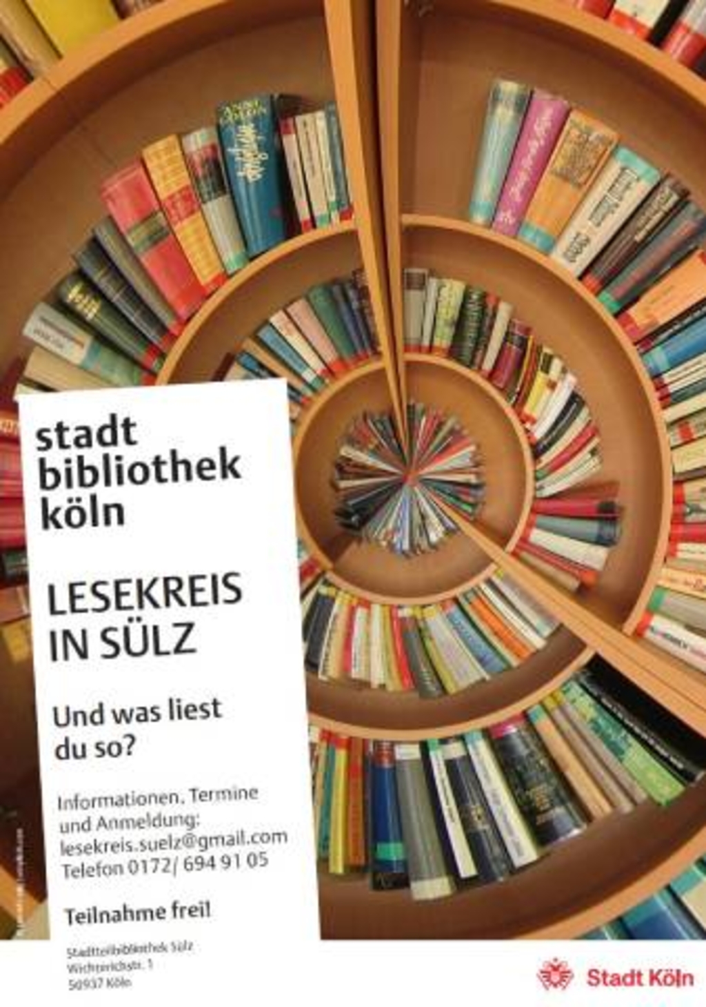 Bücherregal, spiralförmig fotografiert