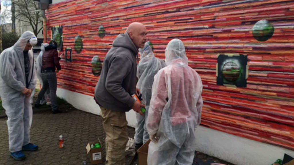 Künstler Jo Pellenz in Aktion