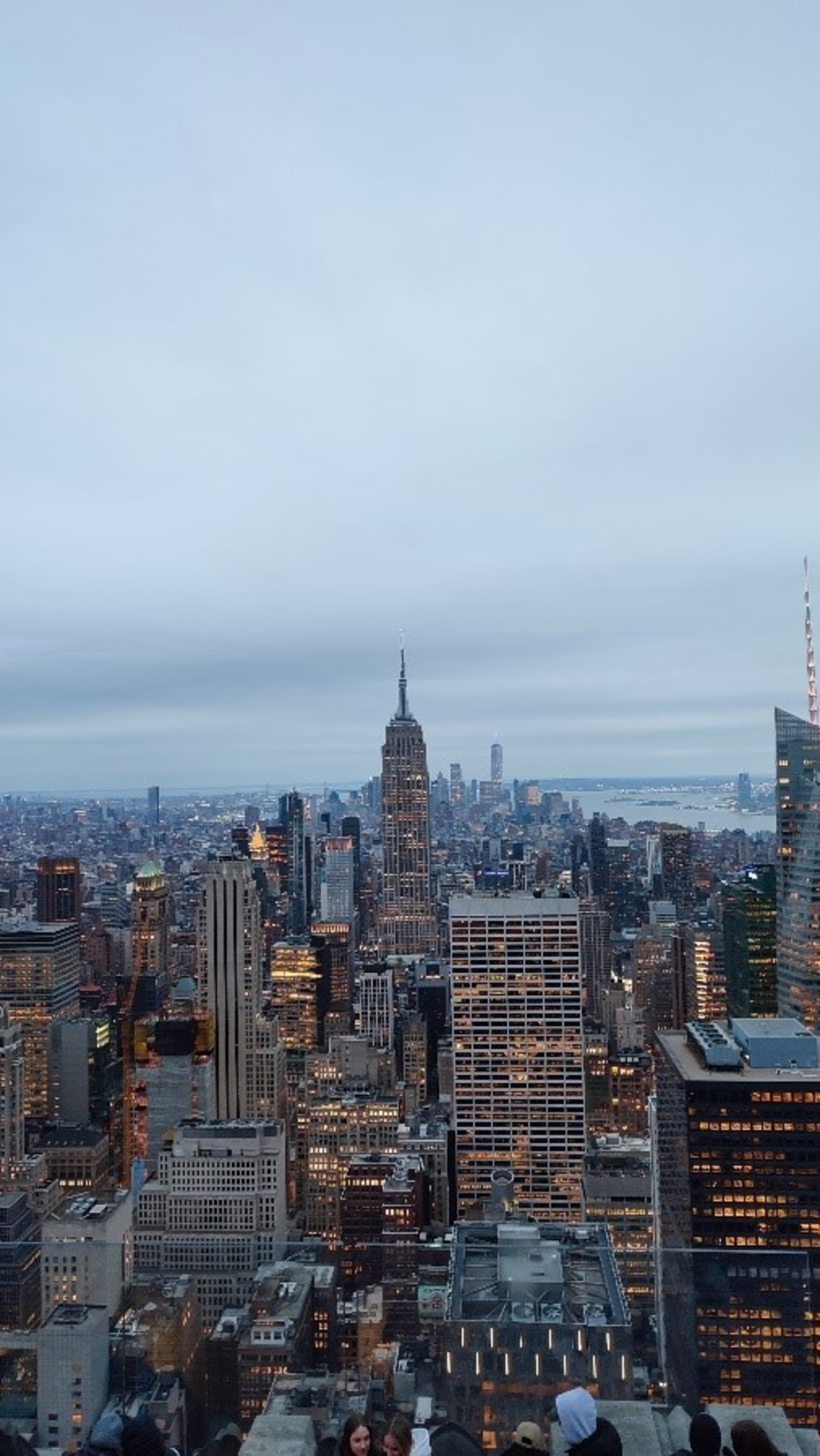 Blick auf die Skyline von Manhatten, aufgenommen von der Aussichtsplattform des Rockefeller Centers