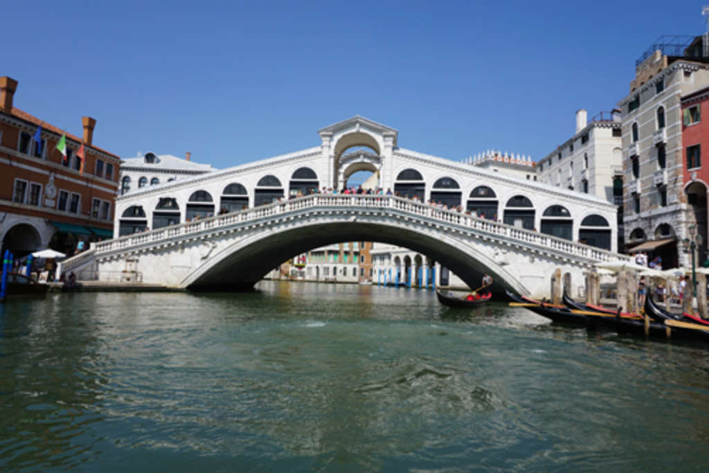 Rialto Brücke in Venedig